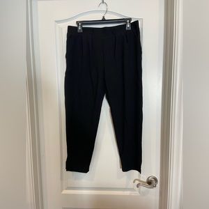 Beta brand black straight leg dress capri size L petite